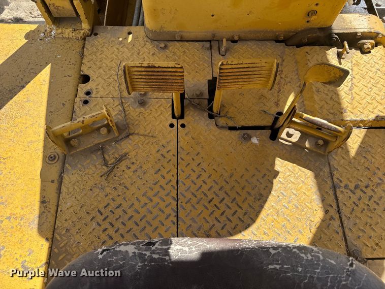 image for item EH3852 1971 Caterpillar  D8H dozer