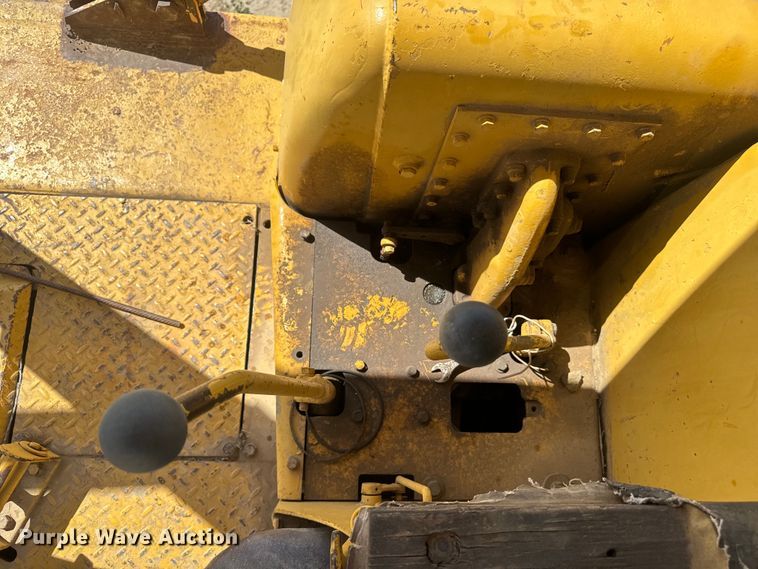 image for item EH3852 1971 Caterpillar  D8H dozer