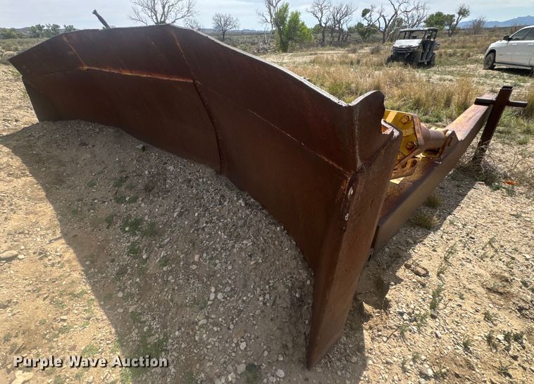 image for item EH3852 1971 Caterpillar  D8H dozer