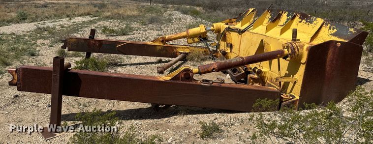 image for item EH3852 1971 Caterpillar  D8H dozer