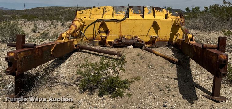 image for item EH3852 1971 Caterpillar  D8H dozer