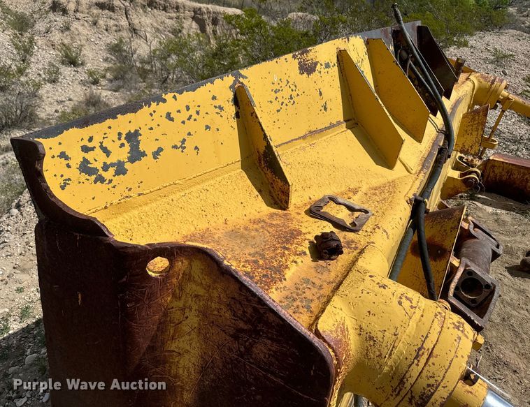 image for item EH3852 1971 Caterpillar  D8H dozer