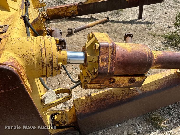 image for item EH3852 1971 Caterpillar  D8H dozer