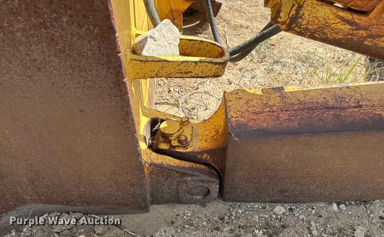 image for item EH3852 1971 Caterpillar  D8H dozer