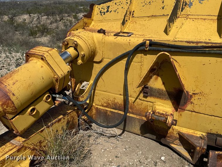 image for item EH3852 1971 Caterpillar  D8H dozer