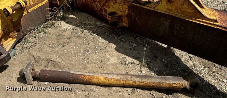 image for item EH3852 1971 Caterpillar  D8H dozer