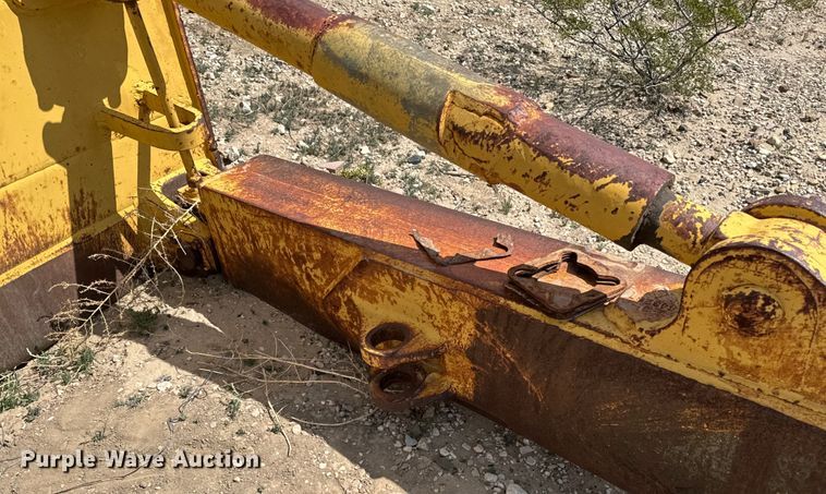 image for item EH3852 1971 Caterpillar  D8H dozer