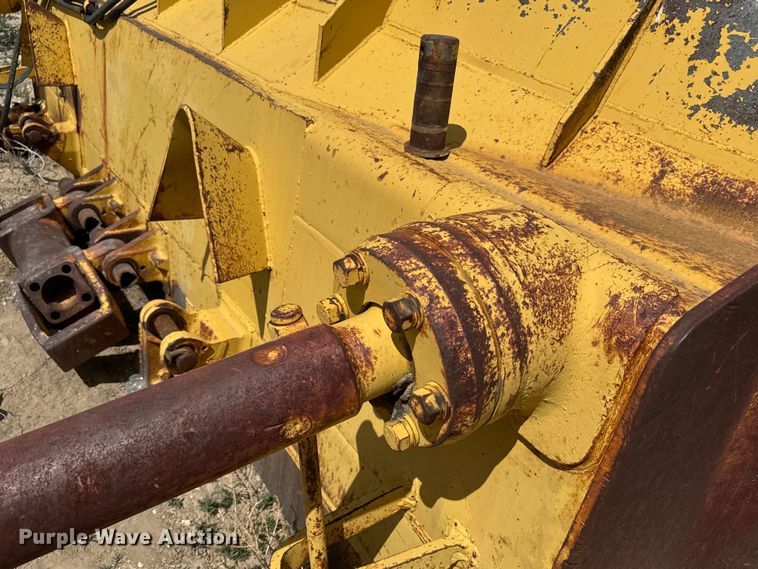 image for item EH3852 1971 Caterpillar  D8H dozer