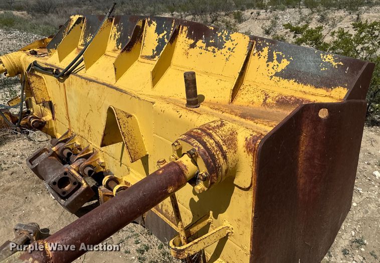 image for item EH3852 1971 Caterpillar  D8H dozer