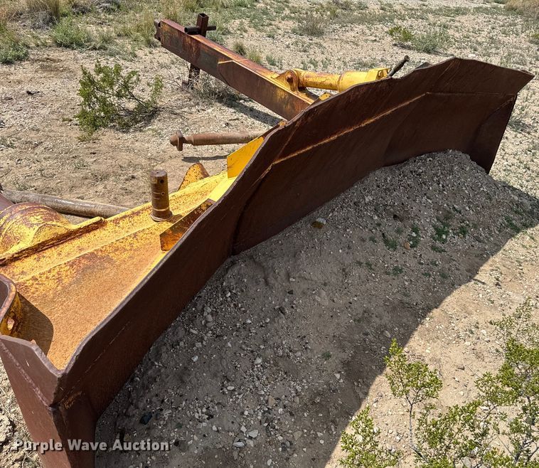 image for item EH3852 1971 Caterpillar  D8H dozer