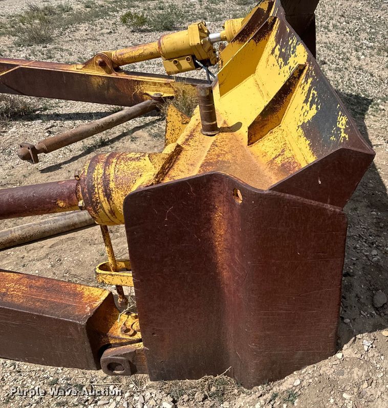 image for item EH3852 1971 Caterpillar  D8H dozer