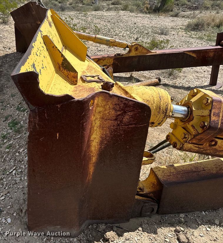 image for item EH3852 1971 Caterpillar  D8H dozer