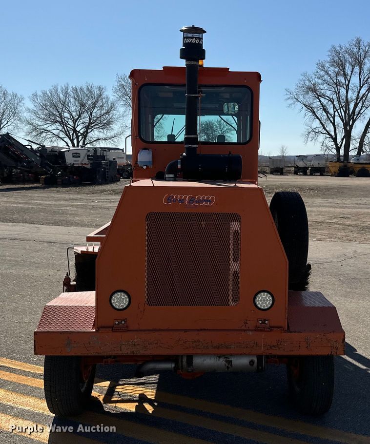 image for item EH5337 2014 Broce KR350 broom