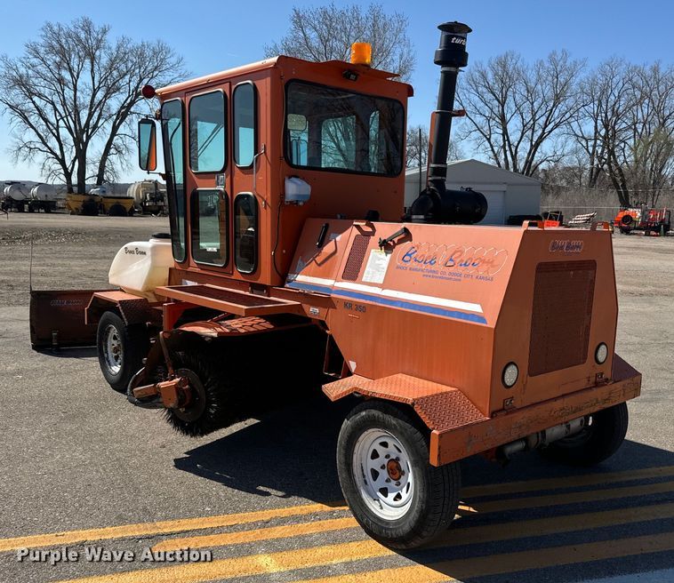 image for item EH5337 2014 Broce KR350 broom