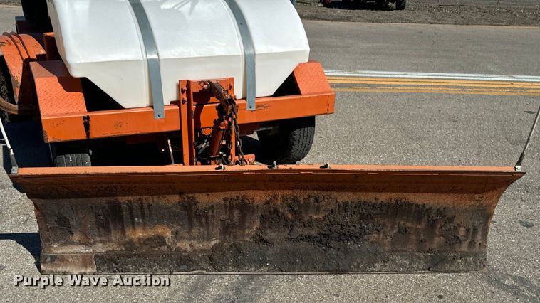 image for item EH5337 2014 Broce KR350 broom