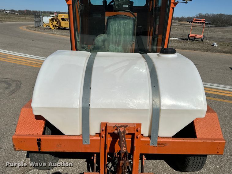 image for item EH5337 2014 Broce KR350 broom