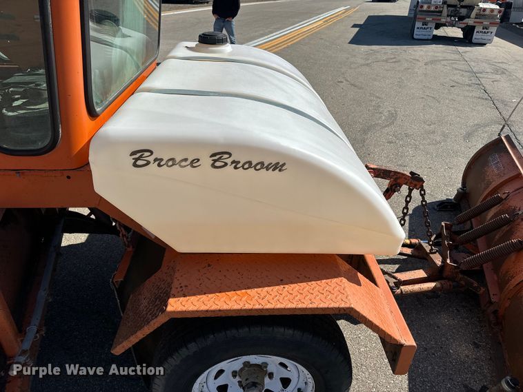 image for item EH5337 2014 Broce KR350 broom