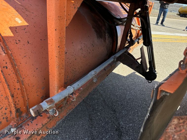 image for item EH5337 2014 Broce KR350 broom