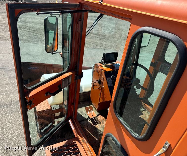 image for item EH5337 2014 Broce KR350 broom