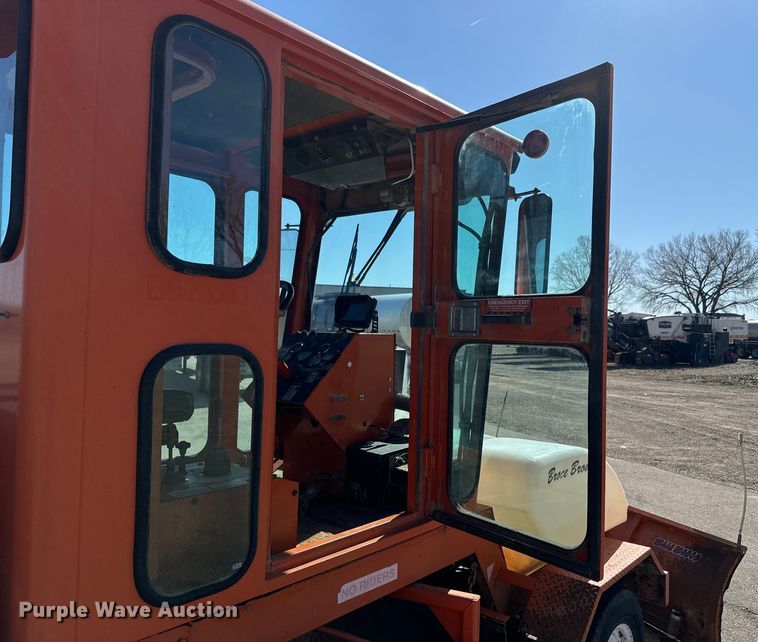 image for item EH5337 2014 Broce KR350 broom