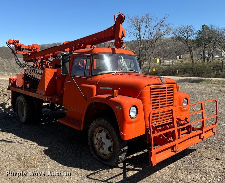image for item EH5340 1973 International  Loadstar 1600 drilling rig truck
