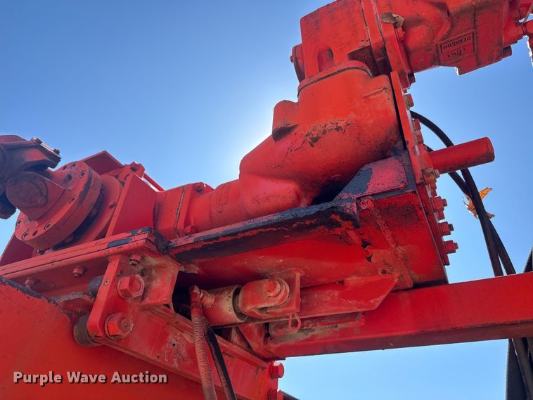 image for item EH5340 1973 International  Loadstar 1600 drilling rig truck