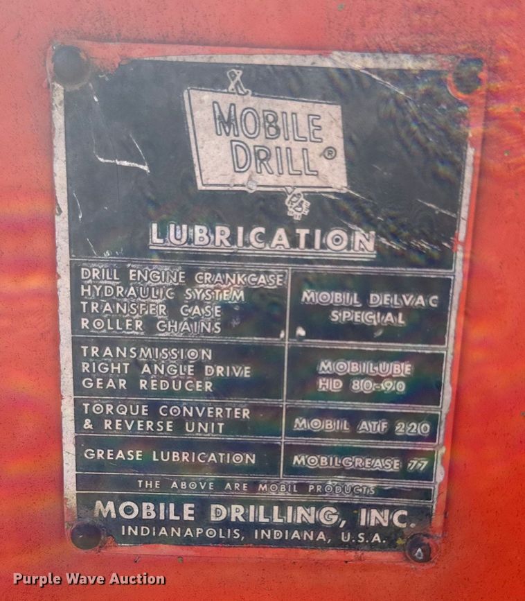 image for item EH5340 1973 International  Loadstar 1600 drilling rig truck