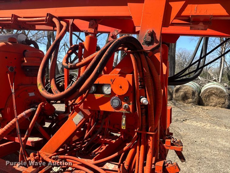 image for item EH5340 1973 International  Loadstar 1600 drilling rig truck