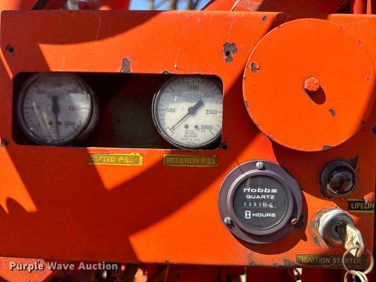 image for item EH5340 1973 International  Loadstar 1600 drilling rig truck