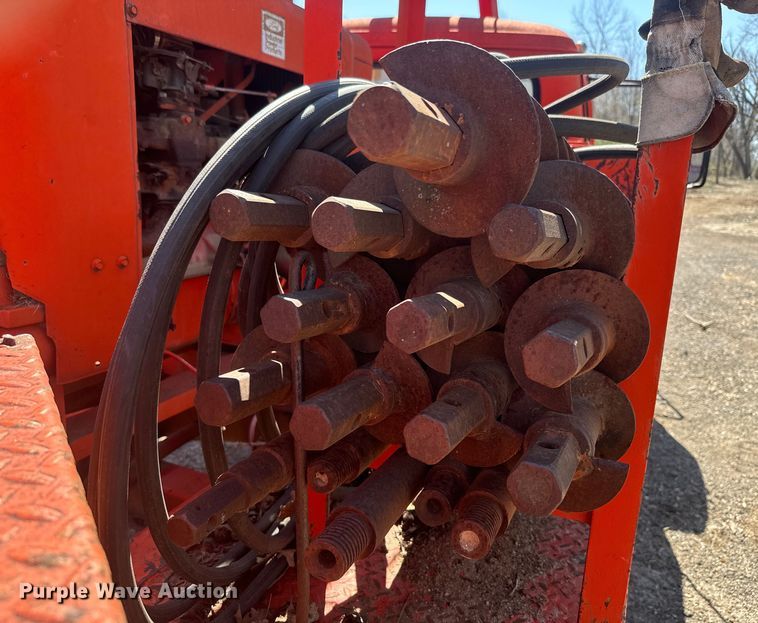 image for item EH5340 1973 International  Loadstar 1600 drilling rig truck