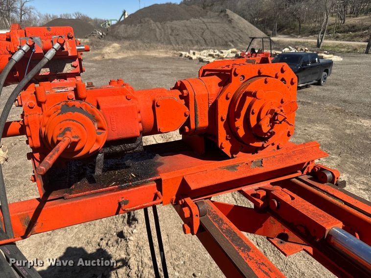 image for item EH5340 1973 International  Loadstar 1600 drilling rig truck