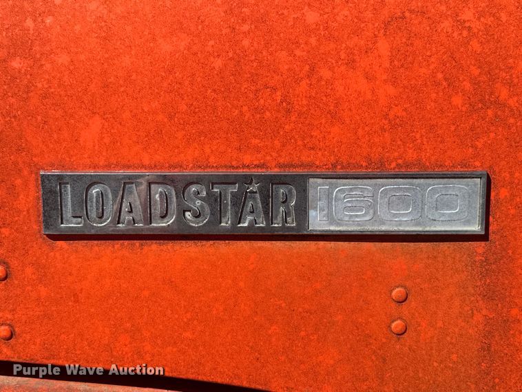 image for item EH5340 1973 International  Loadstar 1600 drilling rig truck