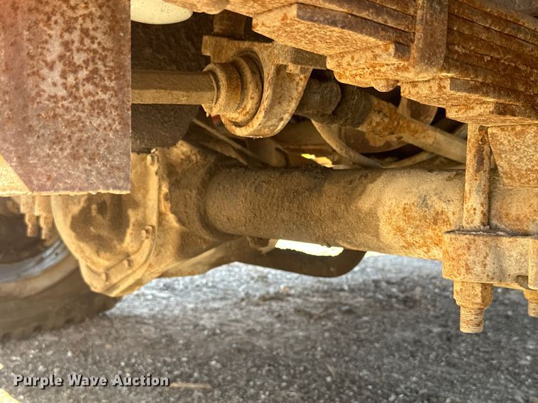 image for item EH5340 1973 International  Loadstar 1600 drilling rig truck