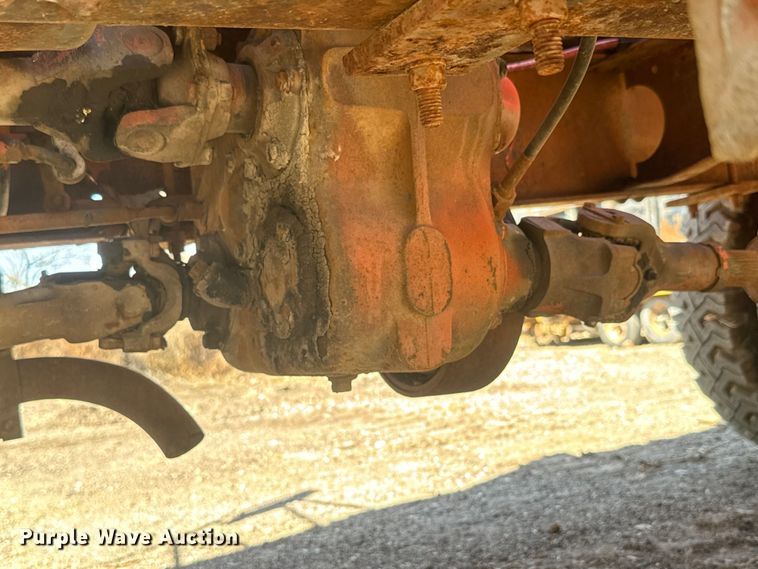 image for item EH5340 1973 International  Loadstar 1600 drilling rig truck