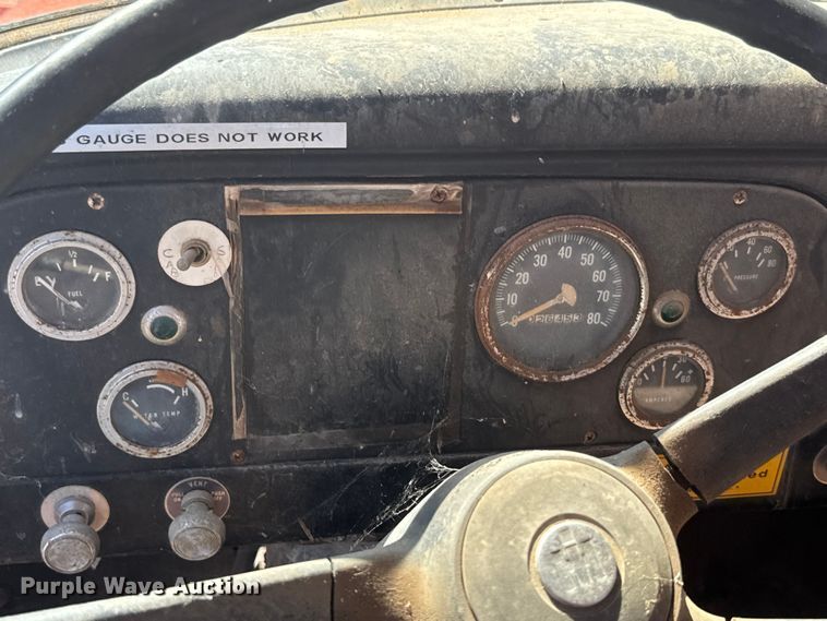 image for item EH5340 1973 International  Loadstar 1600 drilling rig truck