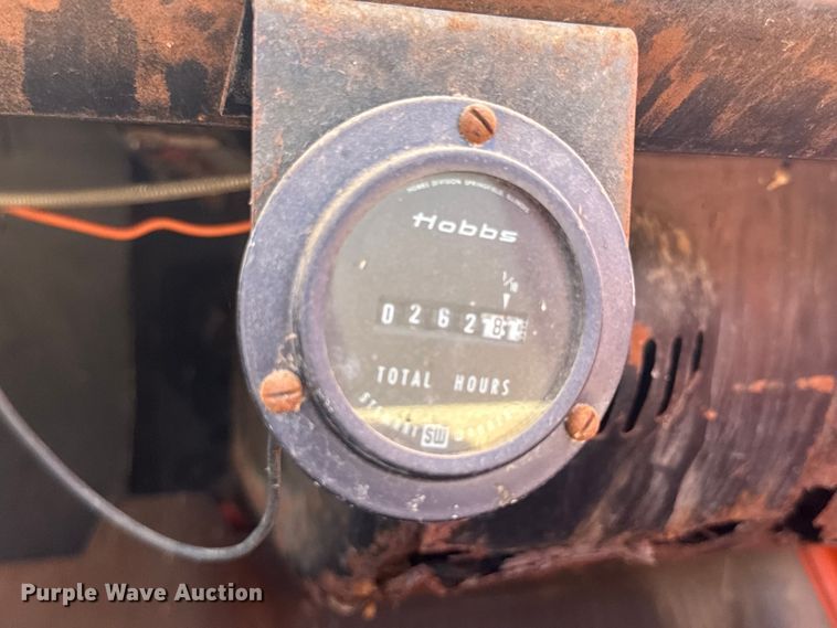 image for item EH5340 1973 International  Loadstar 1600 drilling rig truck