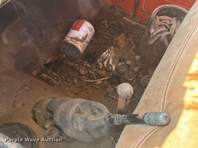 image for item EH5340 1973 International  Loadstar 1600 drilling rig truck