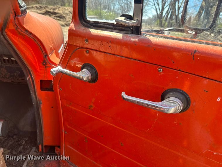 image for item EH5340 1973 International  Loadstar 1600 drilling rig truck