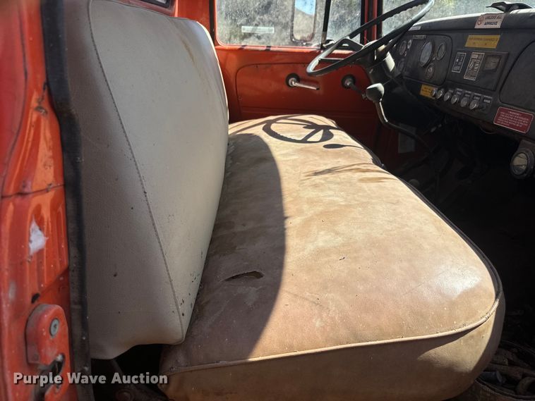 image for item EH5340 1973 International  Loadstar 1600 drilling rig truck