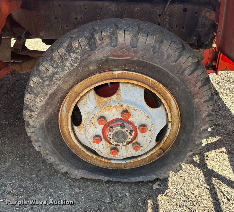 image for item EH5340 1973 International  Loadstar 1600 drilling rig truck