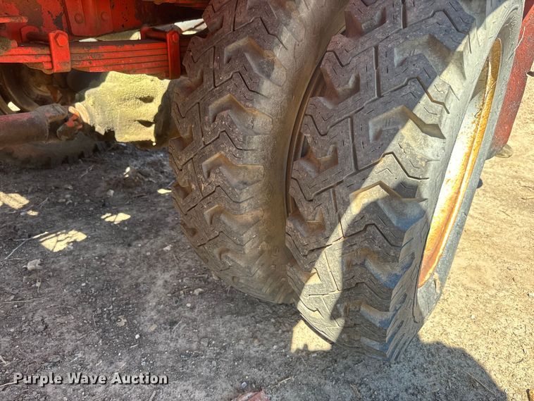 image for item EH5340 1973 International  Loadstar 1600 drilling rig truck