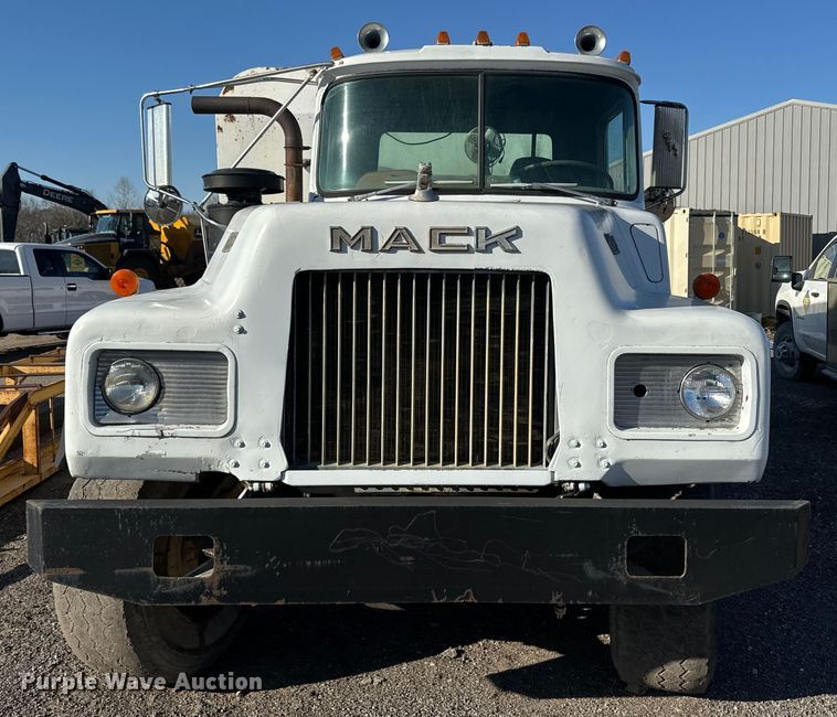 image for item EH5353 1980 Mack water truck
