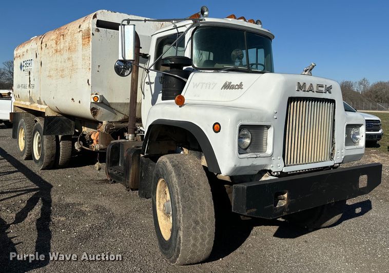 image for item EH5353 1980 Mack water truck