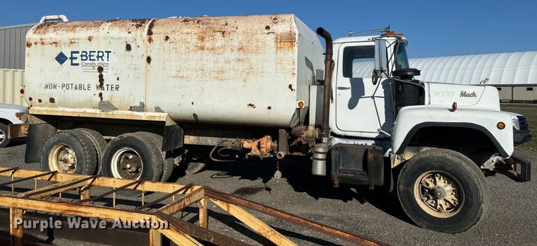 image for item EH5353 1980 Mack water truck