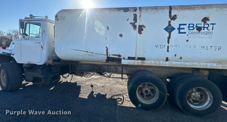 image for item EH5353 1980 Mack water truck