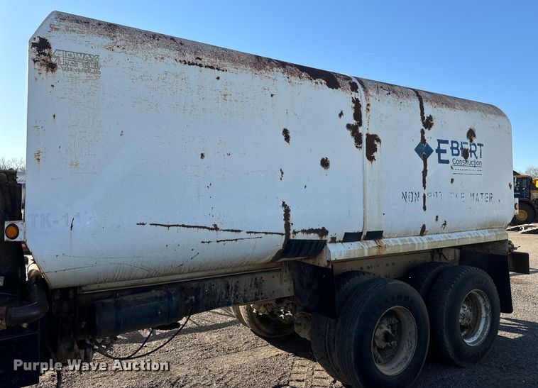 image for item EH5353 1980 Mack water truck