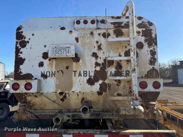 image for item EH5353 1980 Mack water truck