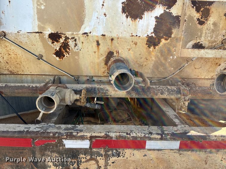 image for item EH5353 1980 Mack water truck