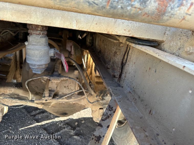 image for item EH5353 1980 Mack water truck