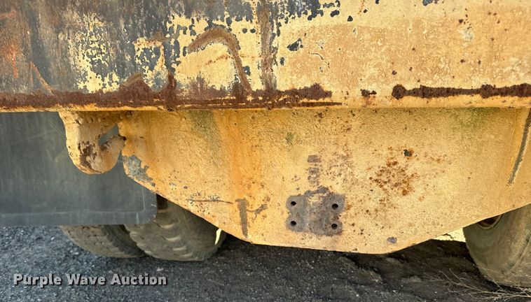 image for item EH5353 1980 Mack water truck